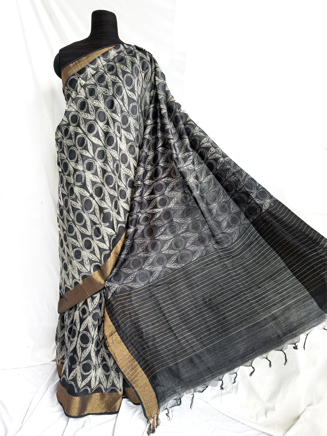 Ebony and Ivory - Tussar silk shibori saree